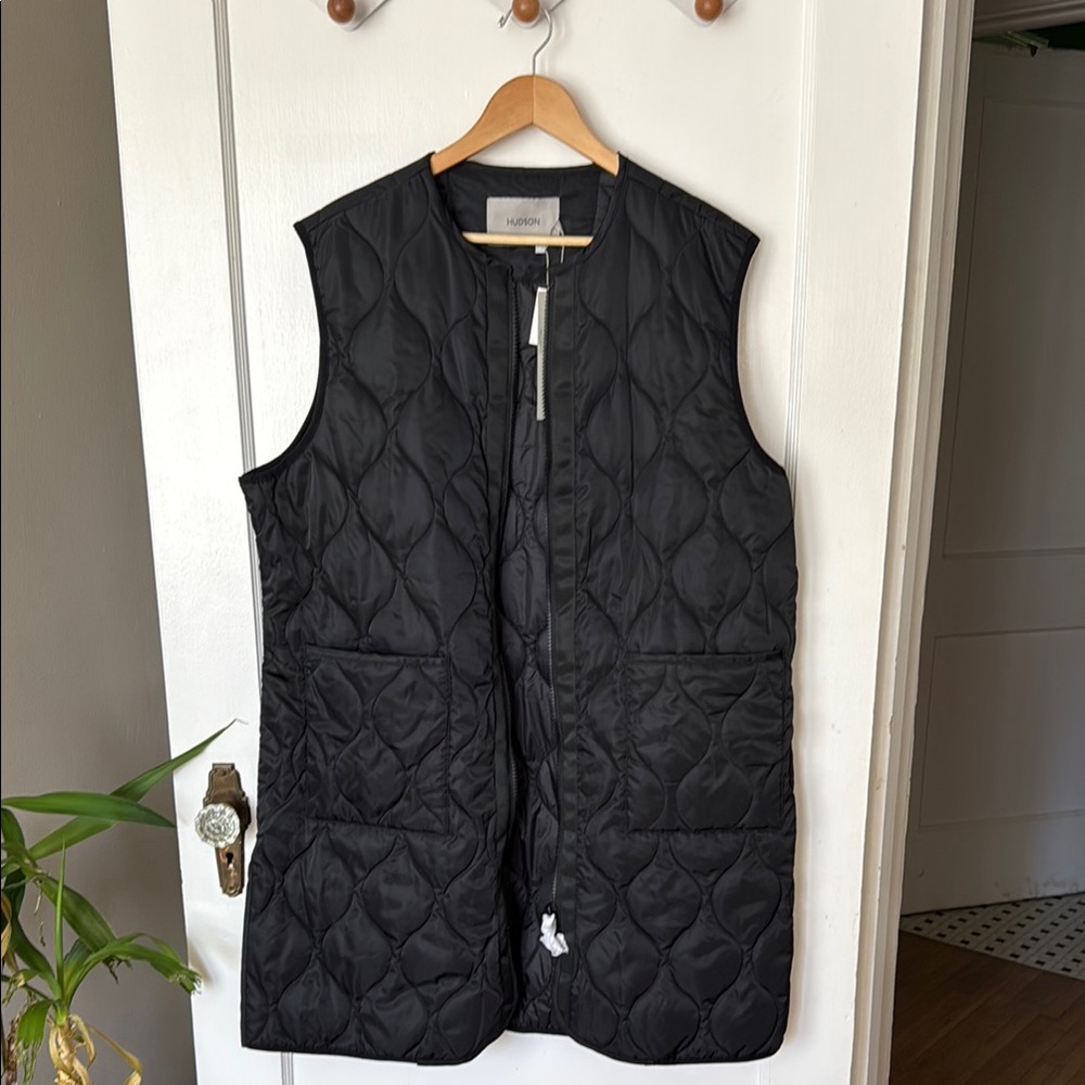 Hudson Black Quilted Vest Large (FITS LIKE AN XL) NWT